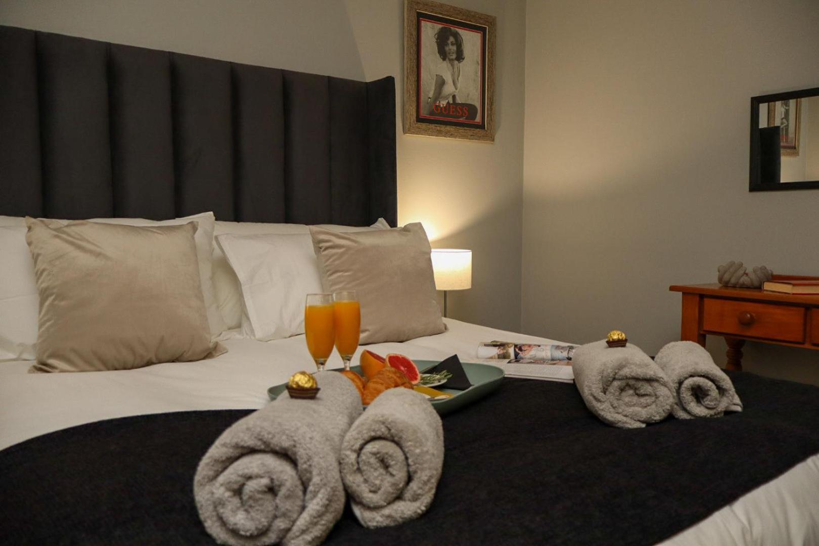 The Lantern Guesthouse Bloemfontein Bagian luar foto