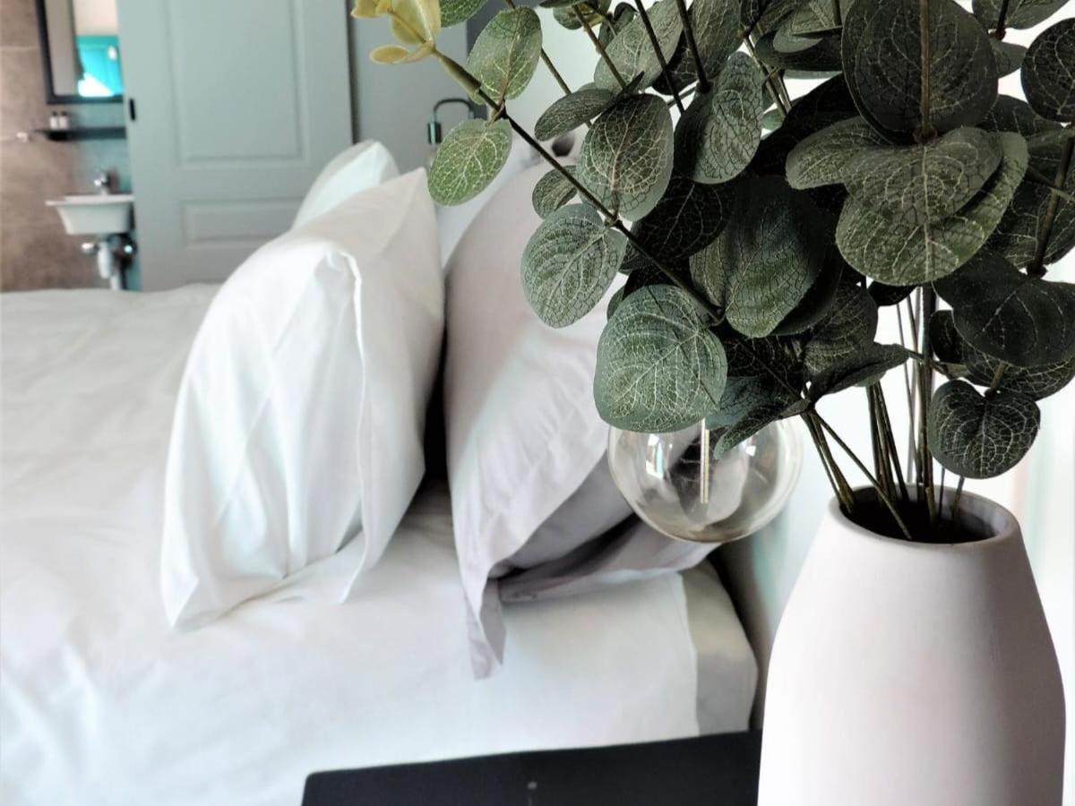 The Lantern Guesthouse Bloemfontein Ruang foto